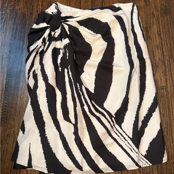 NWOT BOTTEGA VENETA Zebra Print Silk Blend Skirt size 10-C16 - Picture 5 of 7